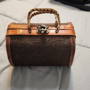 Vintage Basket Weave Handbag/Purse with Wooden Handles
